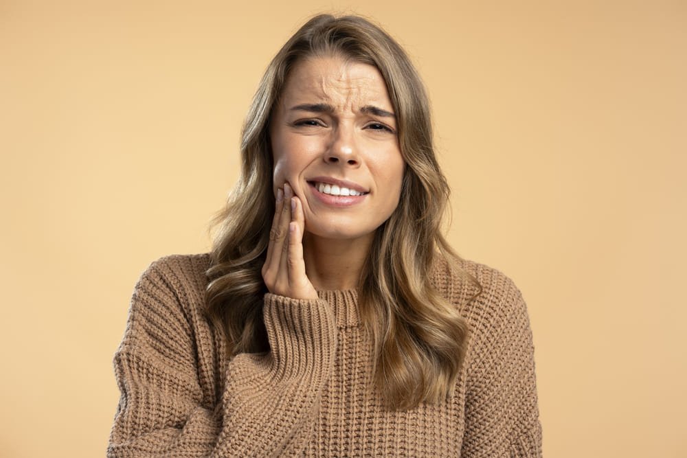 articulacion temporomandibular sintomas de bloqueo y chasquidos al masticar articulacion temporomandibular sintomas de bloqueo y chasquidos al masticar