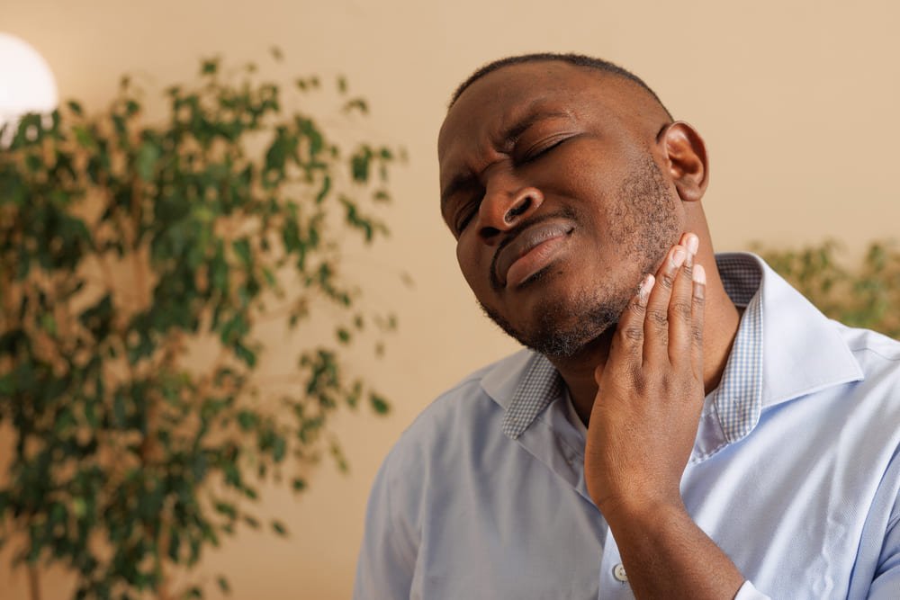 ejercicios fisioterapia para aliviar bruxismo y tension facial